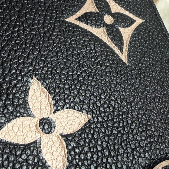 Louis Vuitton Clémence Wallet - Picture 6 of 10